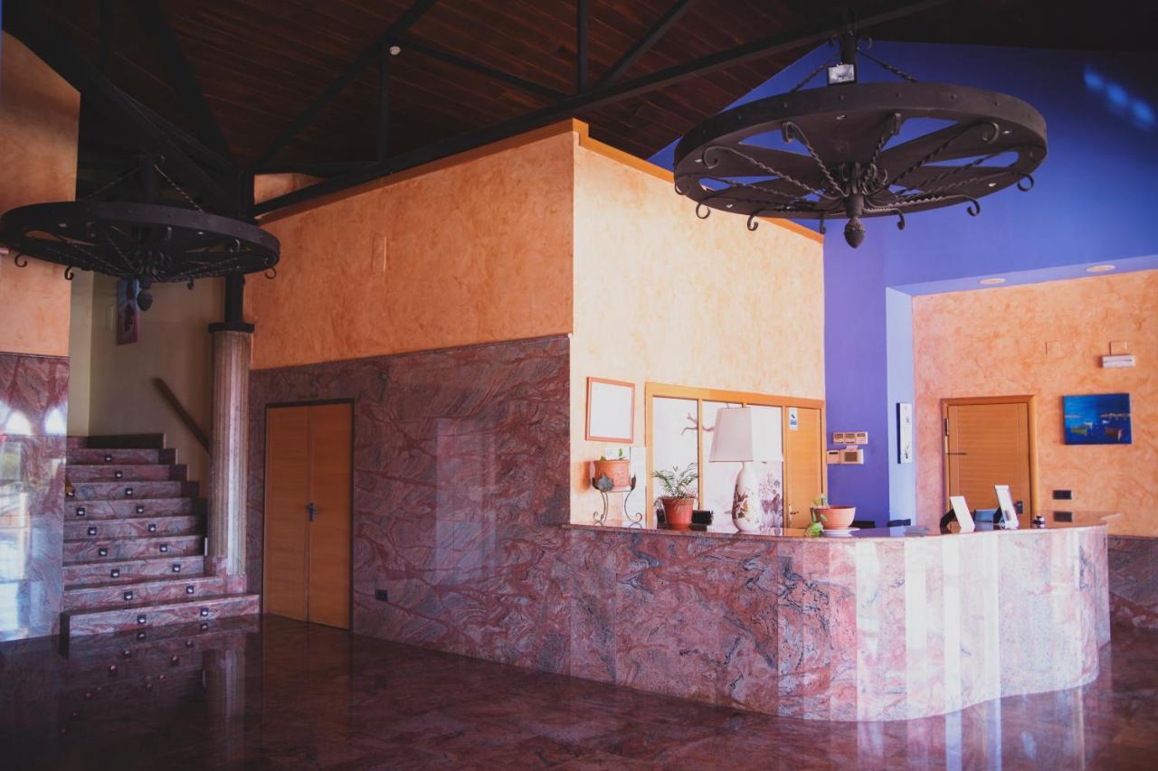 Hotel La Bodega La Almunia de Dona Godina Exterior photo