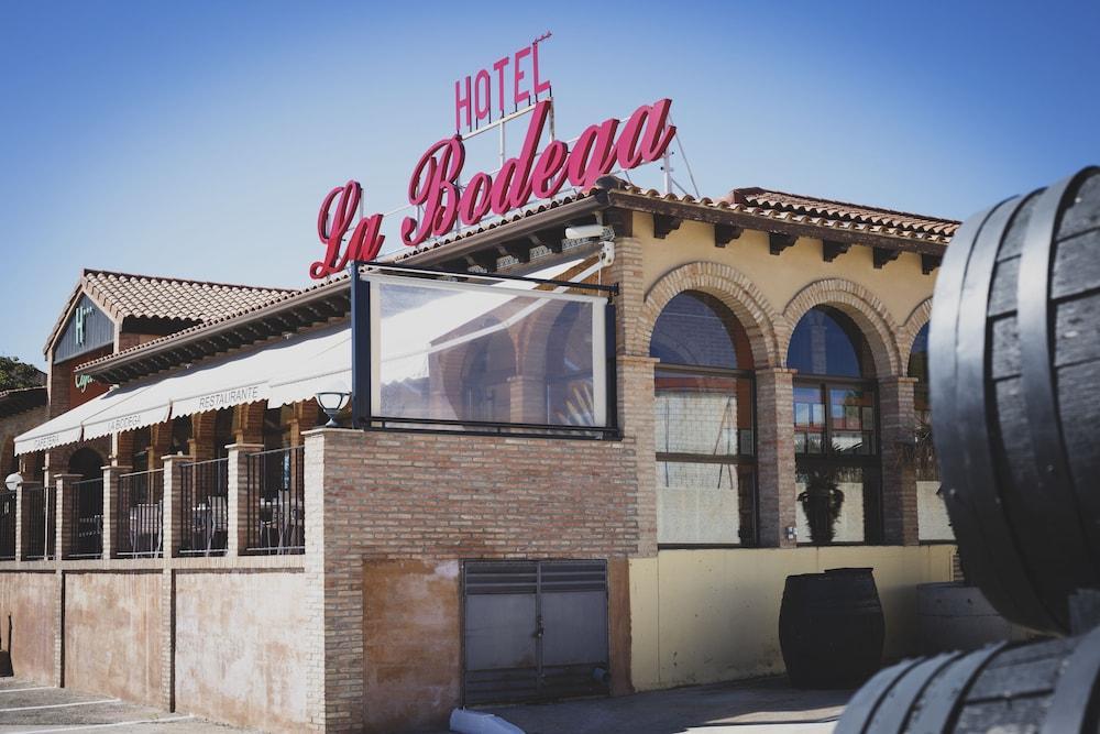 Hotel La Bodega La Almunia de Dona Godina Exterior photo